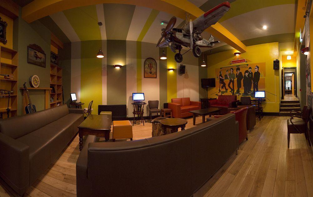 Sky Backpackers Hostel Дъблин Екстериор снимка
