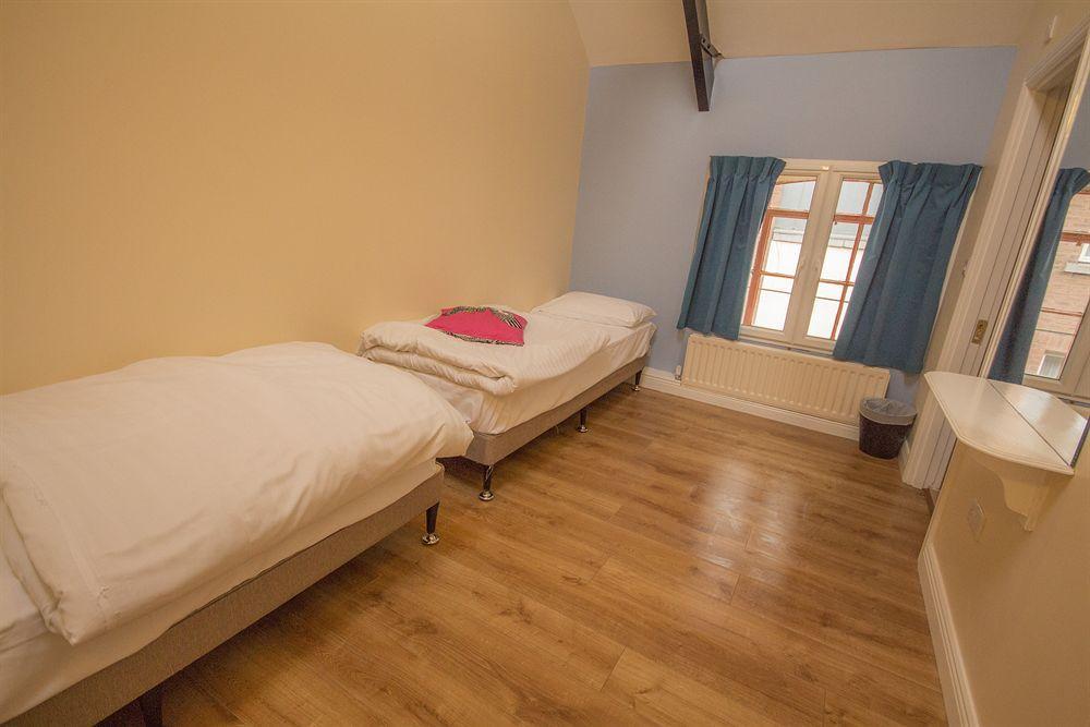 Sky Backpackers Hostel Дъблин Екстериор снимка
