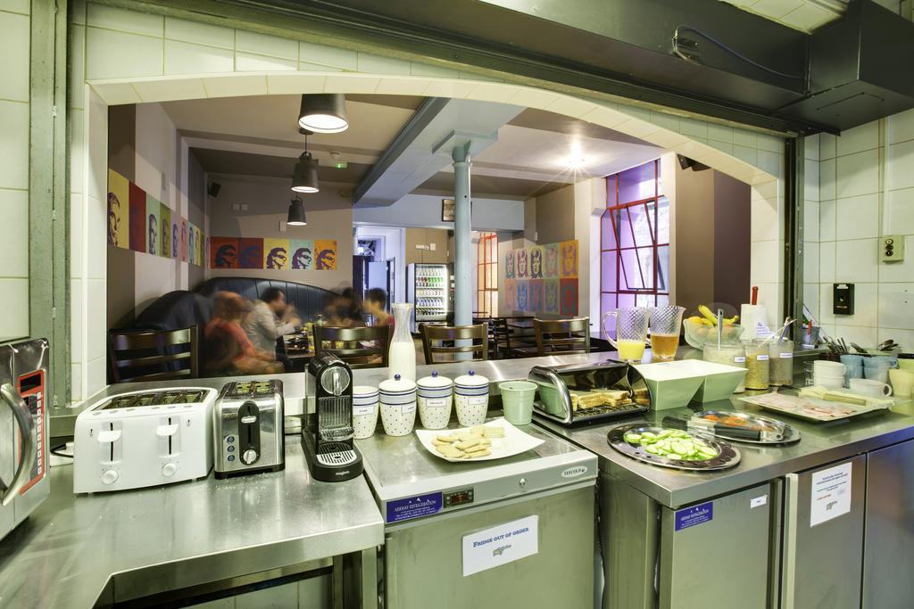 Sky Backpackers Hostel Дъблин Екстериор снимка