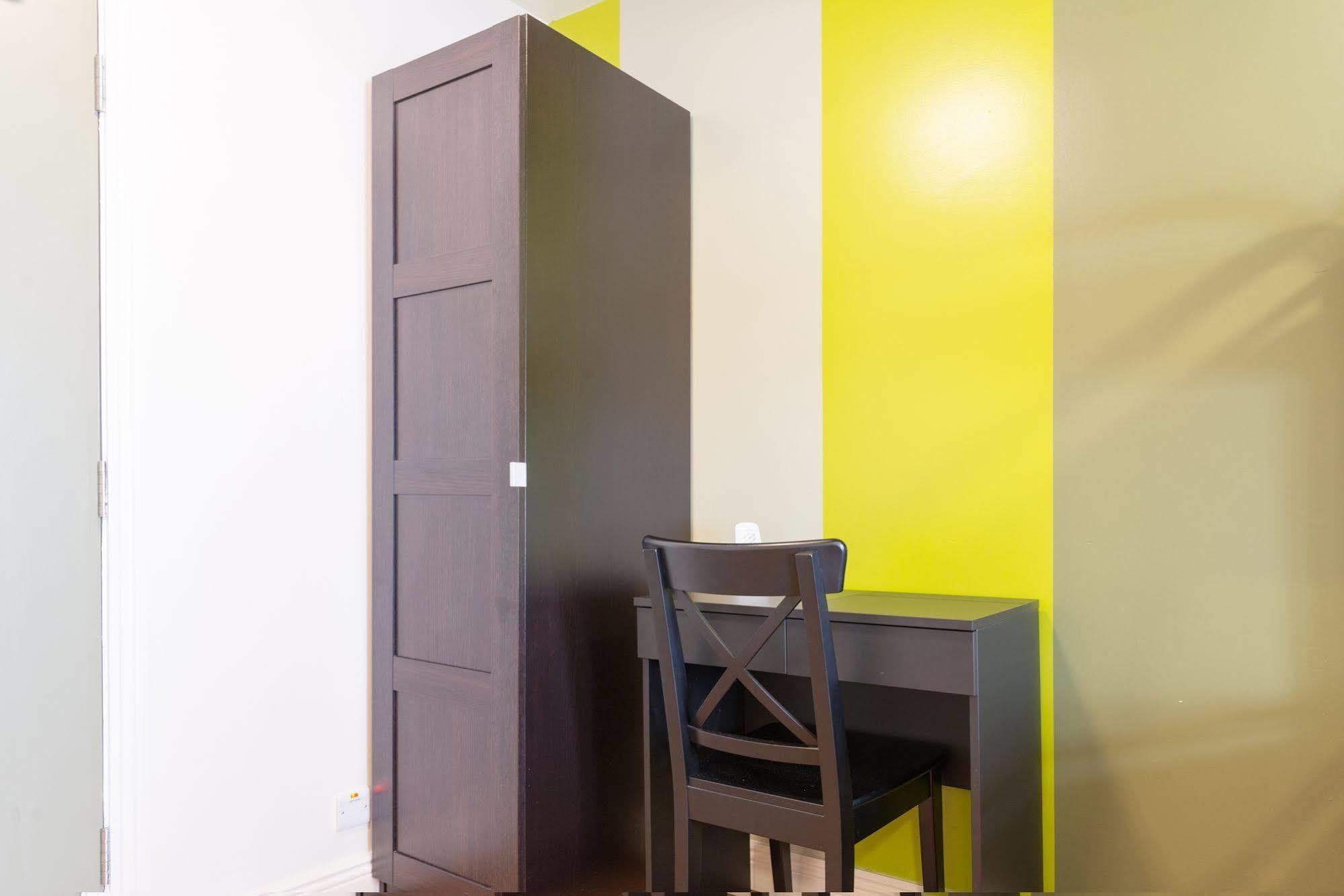 Sky Backpackers Hostel Дъблин Екстериор снимка