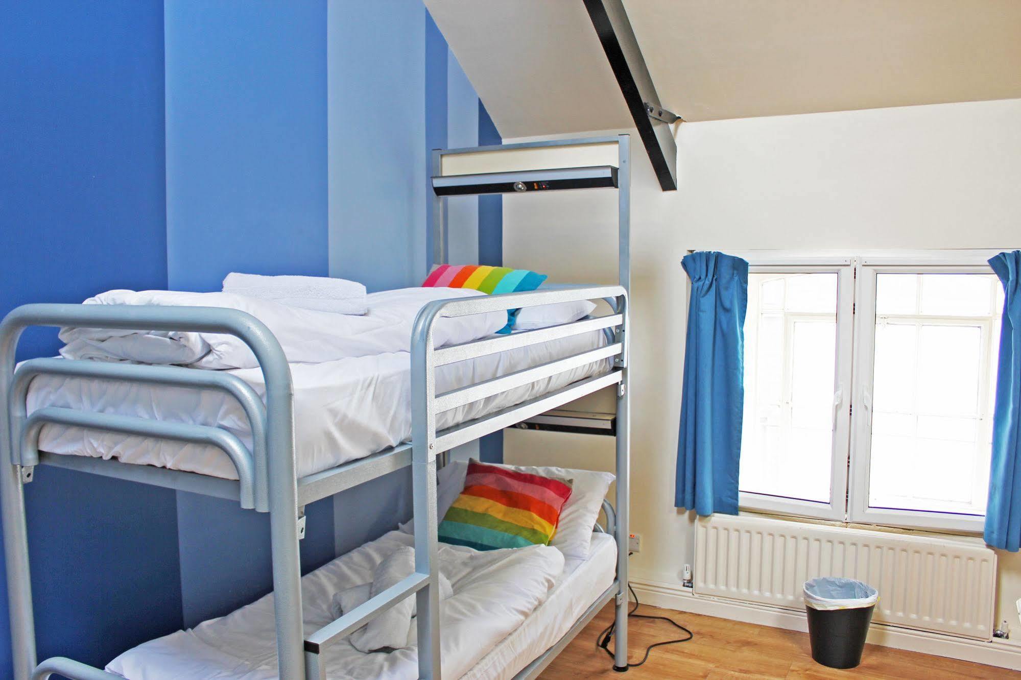 Sky Backpackers Hostel Дъблин Екстериор снимка