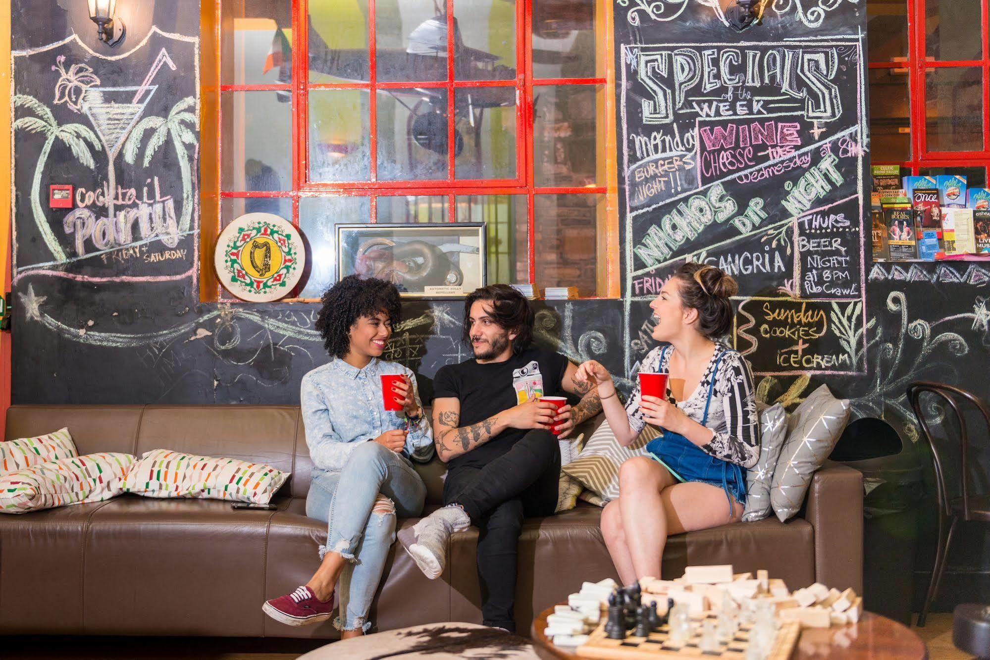Sky Backpackers Hostel Дъблин Екстериор снимка